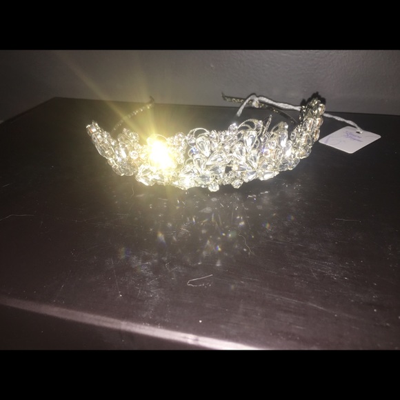 Laura Jayne bridal headband - Picture 4 of 4